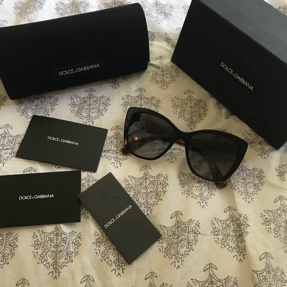 dolce and gabbana oversized sunglasses